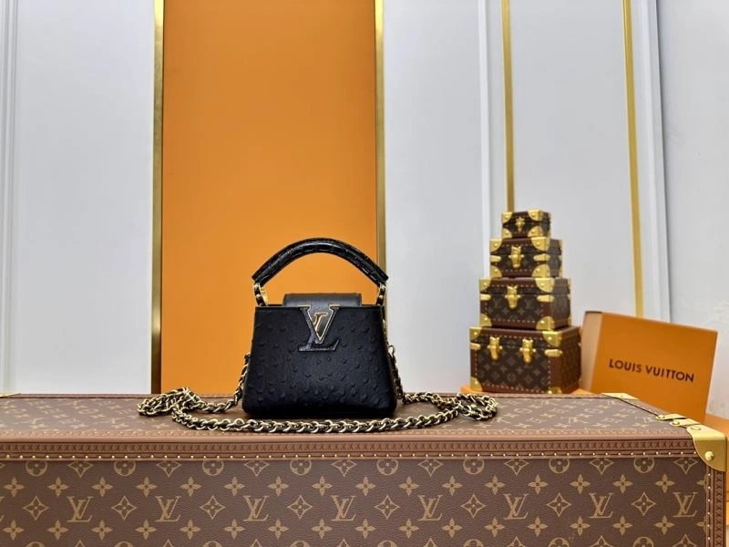 Compact Louis Vuitton Capucines BB Bags 93849