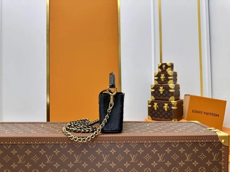 Compact Louis Vuitton Capucines BB Bags 93849