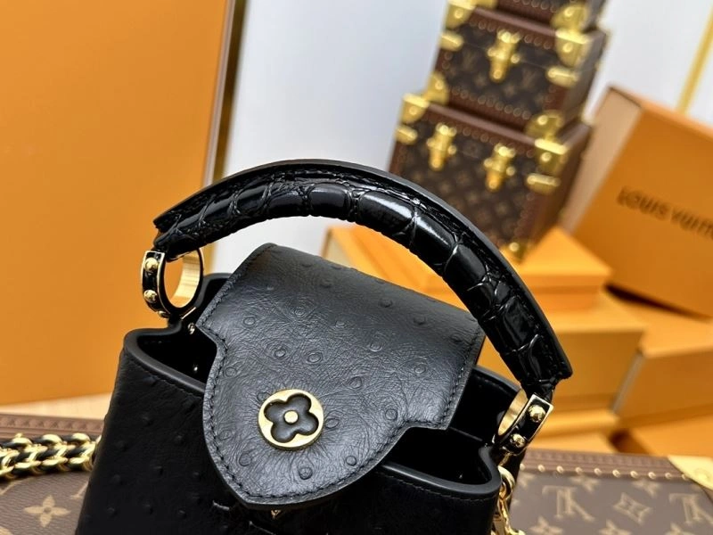 Compact Louis Vuitton Capucines BB Bags 93849