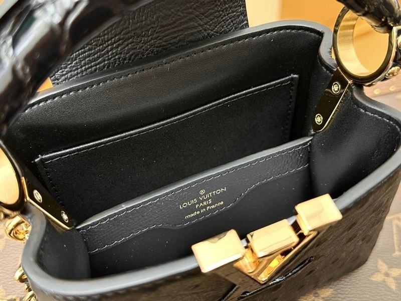 Compact Louis Vuitton Capucines BB Bags 93849