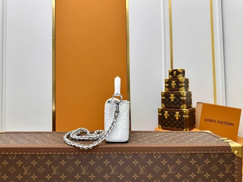 ZipUp Louis Vuitton Capucines BB Bags 93848