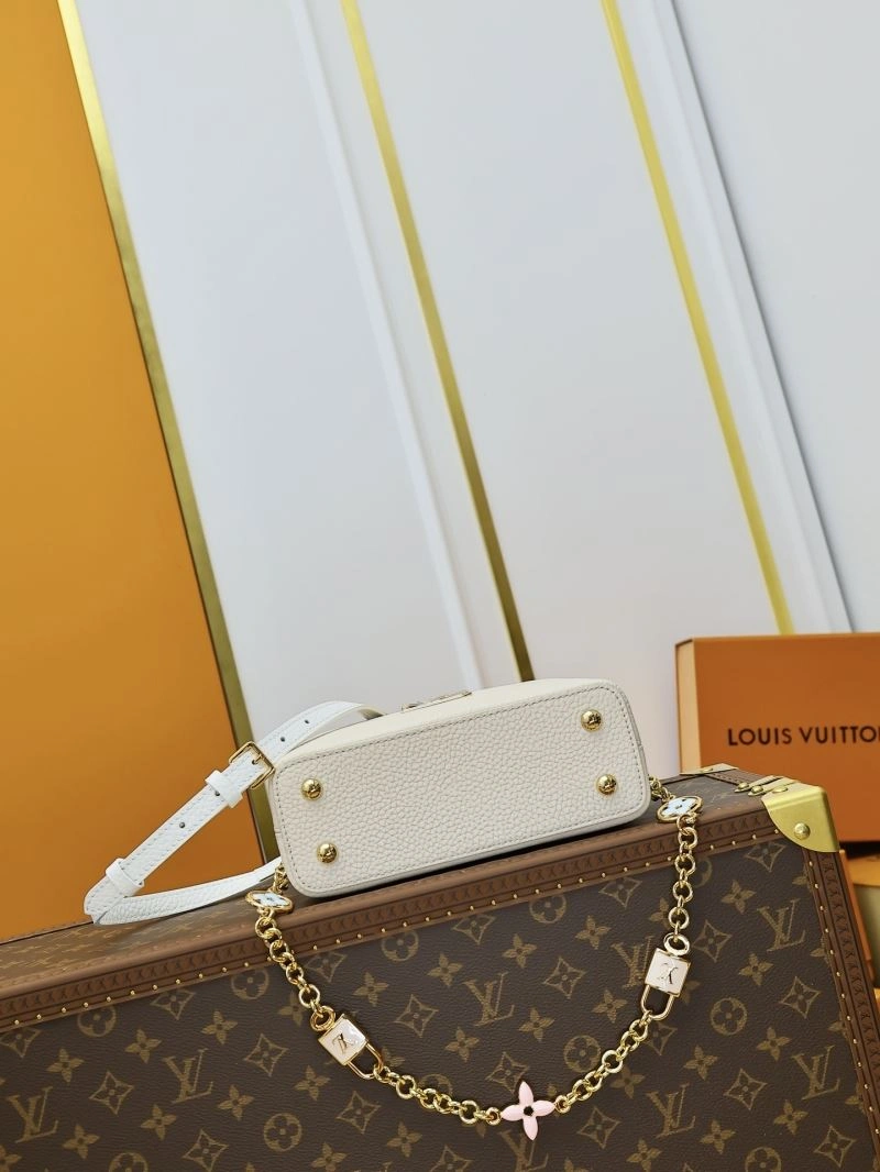 RelaxedFit Louis Vuitton Capucines BB Bags 93836