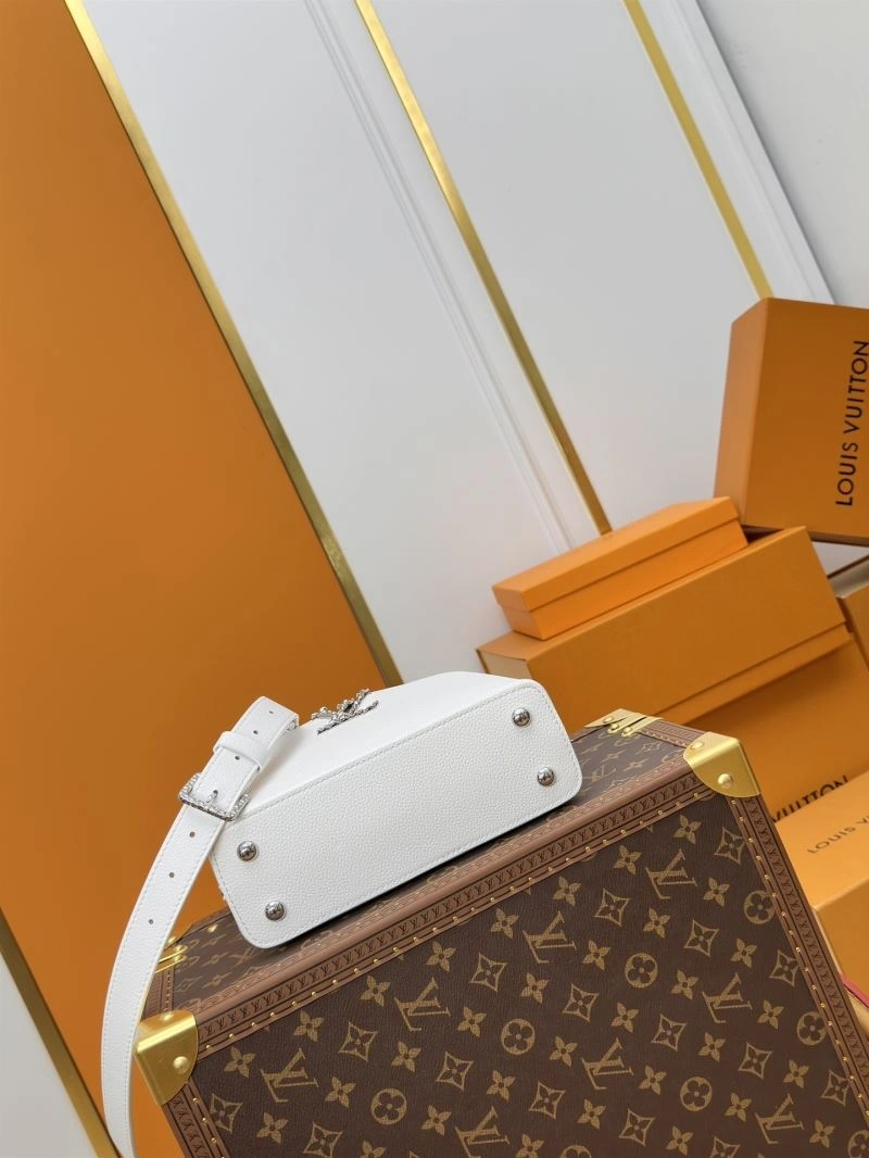 ComfortFit Louis Vuitton Capucines BB Bags 93827