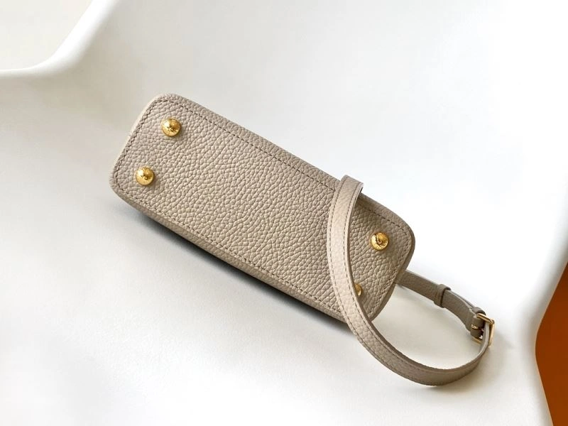 ComfortFit Louis Vuitton Capucines BB Bags 93816