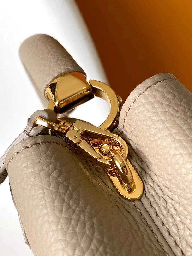 ComfortFit Louis Vuitton Capucines BB Bags 93816