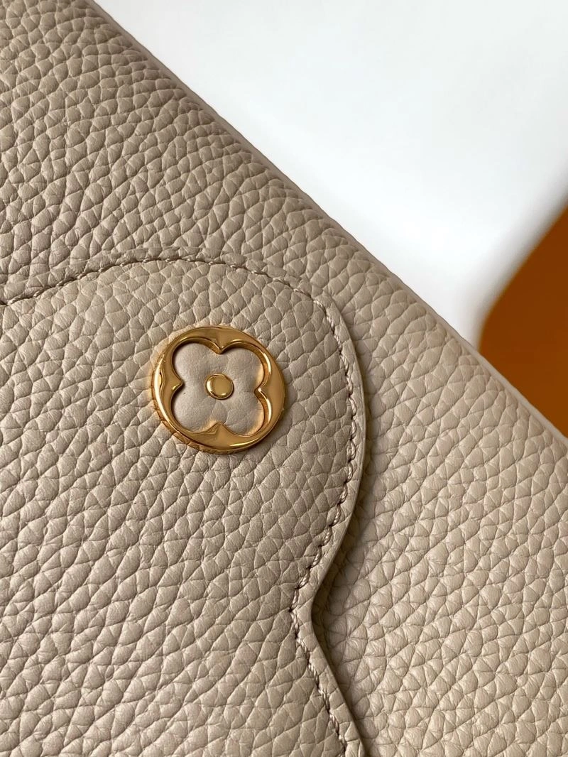 ComfortFit Louis Vuitton Capucines BB Bags 93816