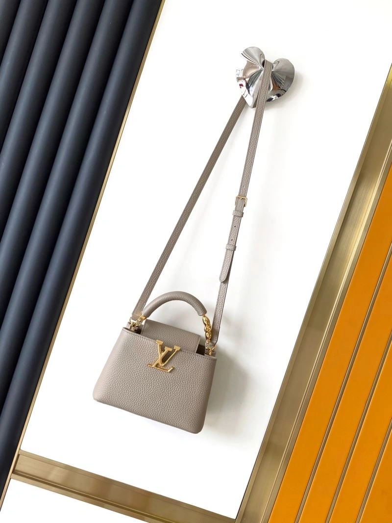ComfortFit Louis Vuitton Capucines BB Bags 93816
