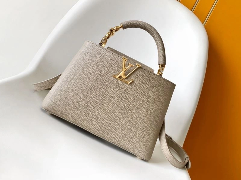 Minimalist Louis Vuitton Capucines BB Bags 93814