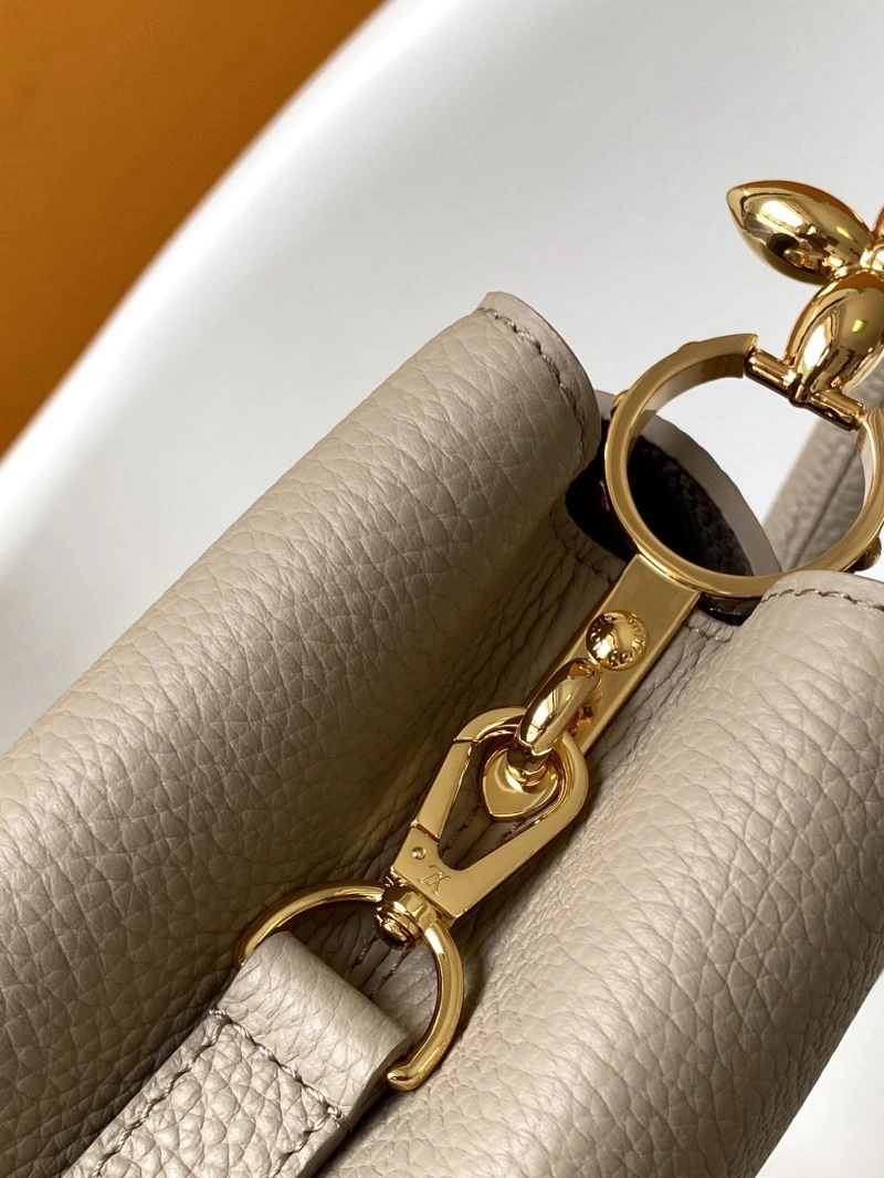 Minimalist Louis Vuitton Capucines BB Bags 93814