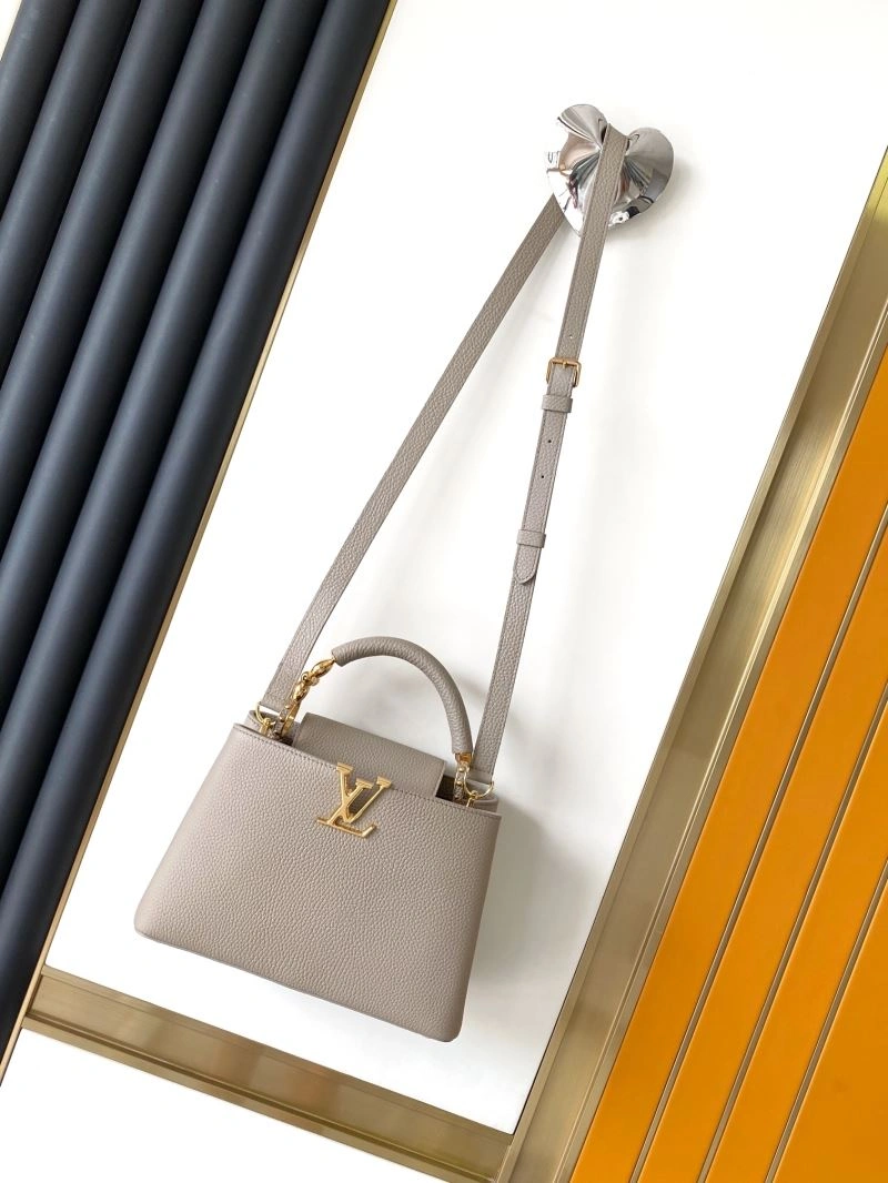 Minimalist Louis Vuitton Capucines BB Bags 93814