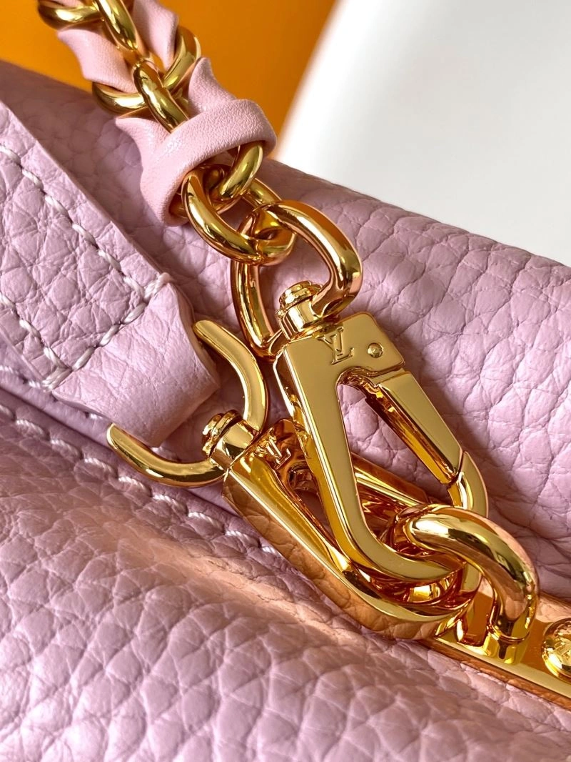 Cozy Louis Vuitton Capucines BB Bags 93842