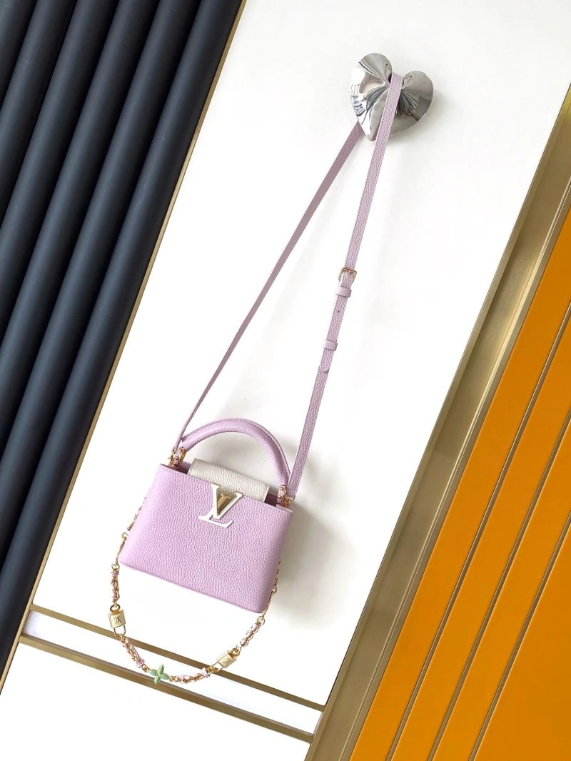 Cozy Louis Vuitton Capucines BB Bags 93842