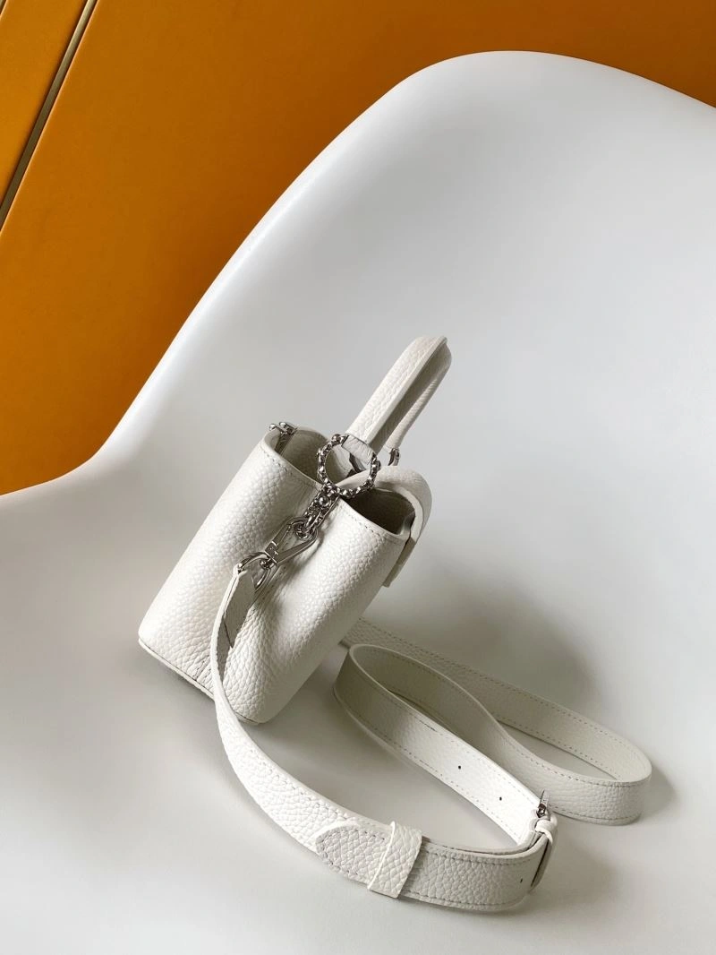 Sleek Louis Vuitton Capucines BB Bags 93806