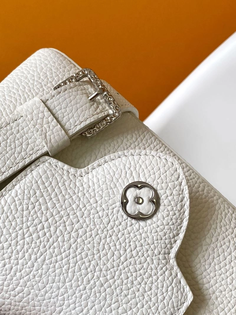 Sleek Louis Vuitton Capucines BB Bags 93806