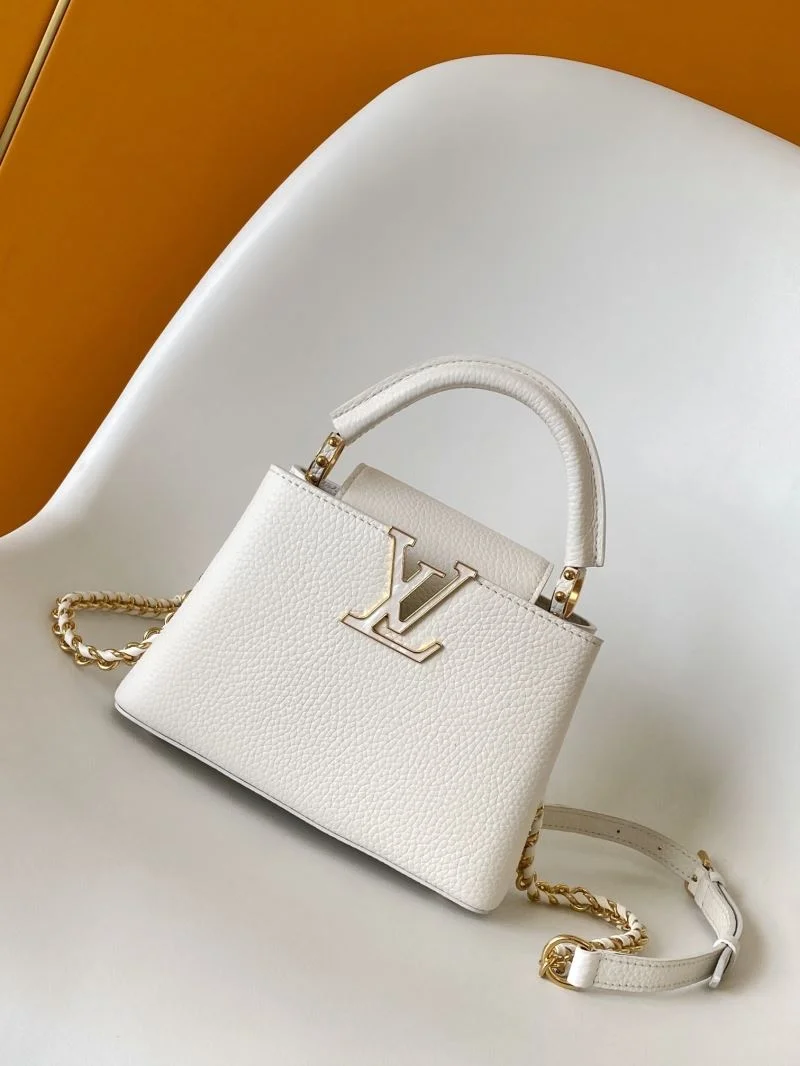 Louis Vuitton Capucines BB Bags StreetReady 43382