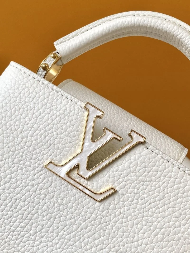 Louis Vuitton Capucines BB Bags StreetReady 43382