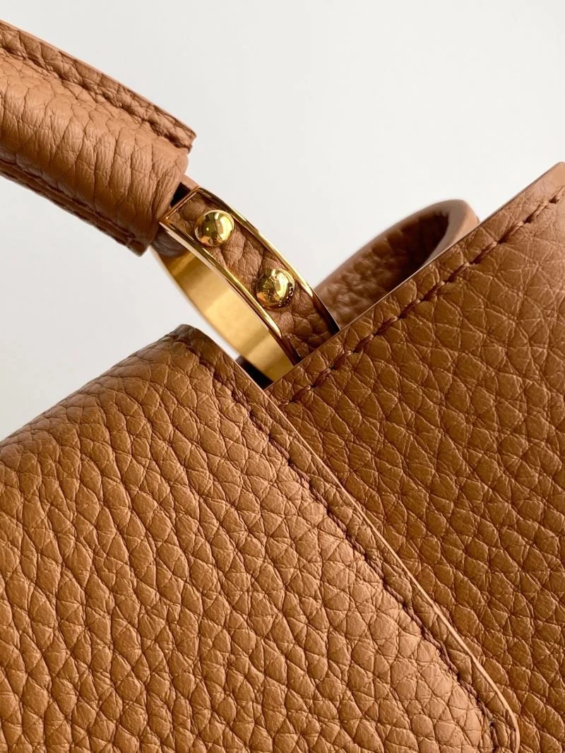 Stretchable Louis Vuitton Capucines BB Bags 43379