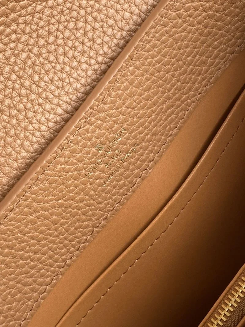 Stretchable Louis Vuitton Capucines BB Bags 43379