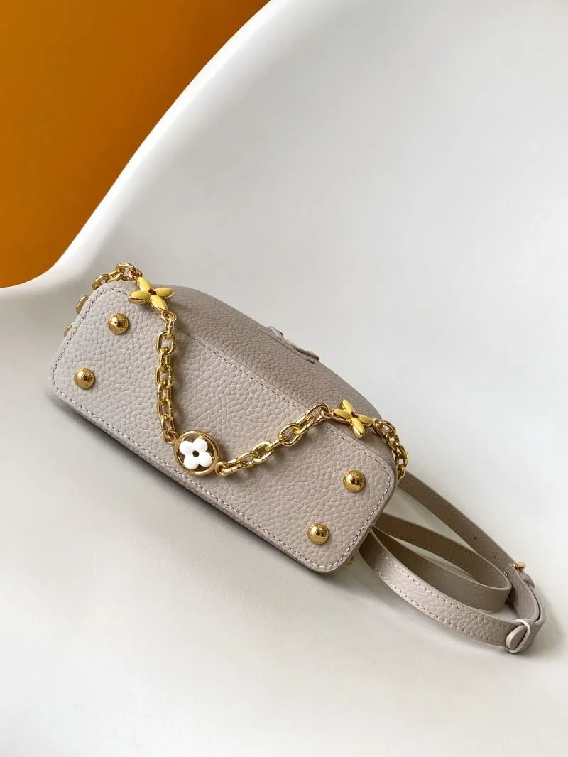 Unisex Louis Vuitton Capucines BB Bags 43377