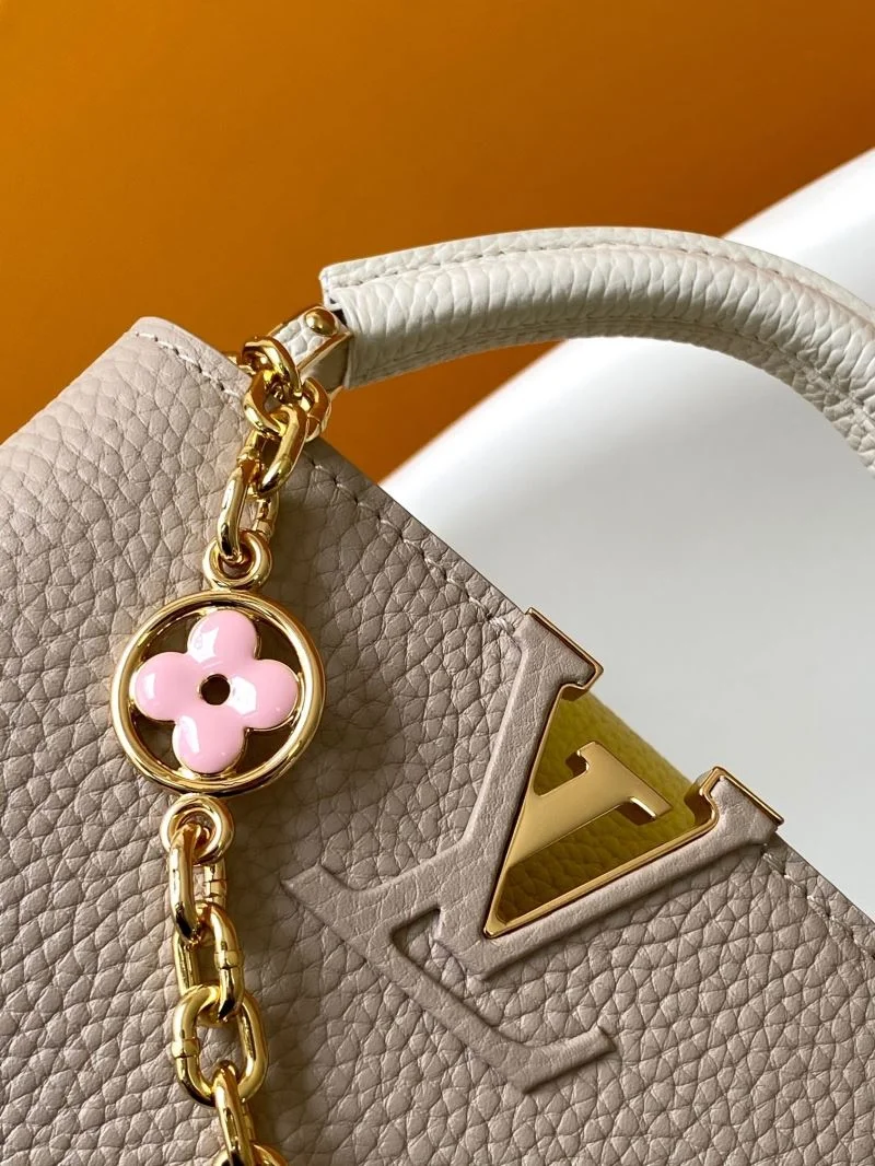 Unisex Louis Vuitton Capucines BB Bags 43377
