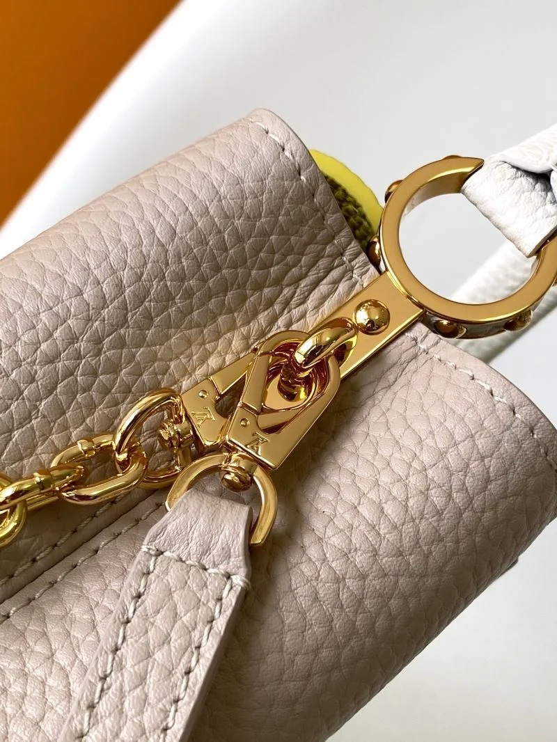 Unisex Louis Vuitton Capucines BB Bags 43377
