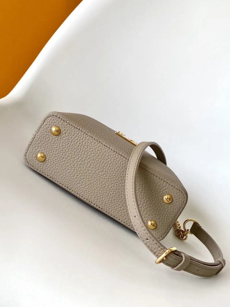 WrinkleFree Louis Vuitton Capucines BB Bags 43373