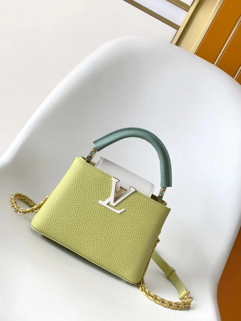Cozy Louis Vuitton Capucines BB Bags 43413