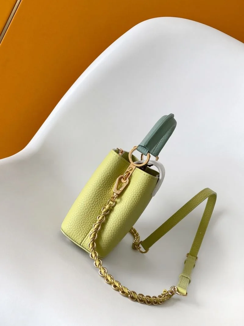 Cozy Louis Vuitton Capucines BB Bags 43413