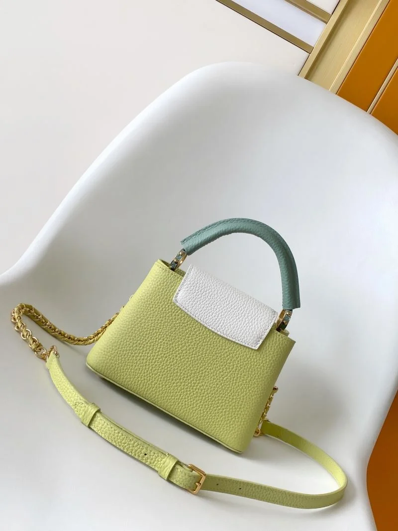 Cozy Louis Vuitton Capucines BB Bags 43413