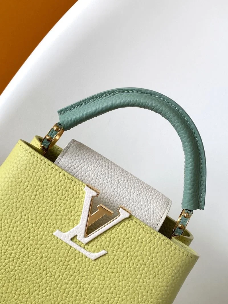 Cozy Louis Vuitton Capucines BB Bags 43413