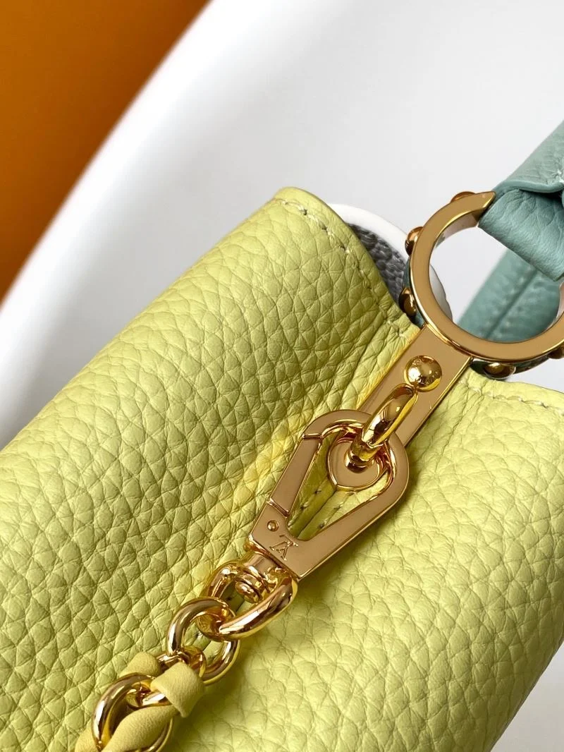 Cozy Louis Vuitton Capucines BB Bags 43413