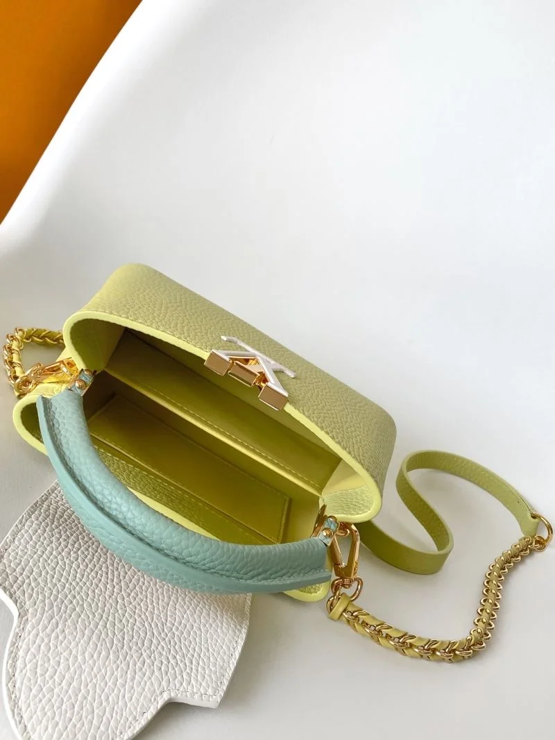 Cozy Louis Vuitton Capucines BB Bags 43413