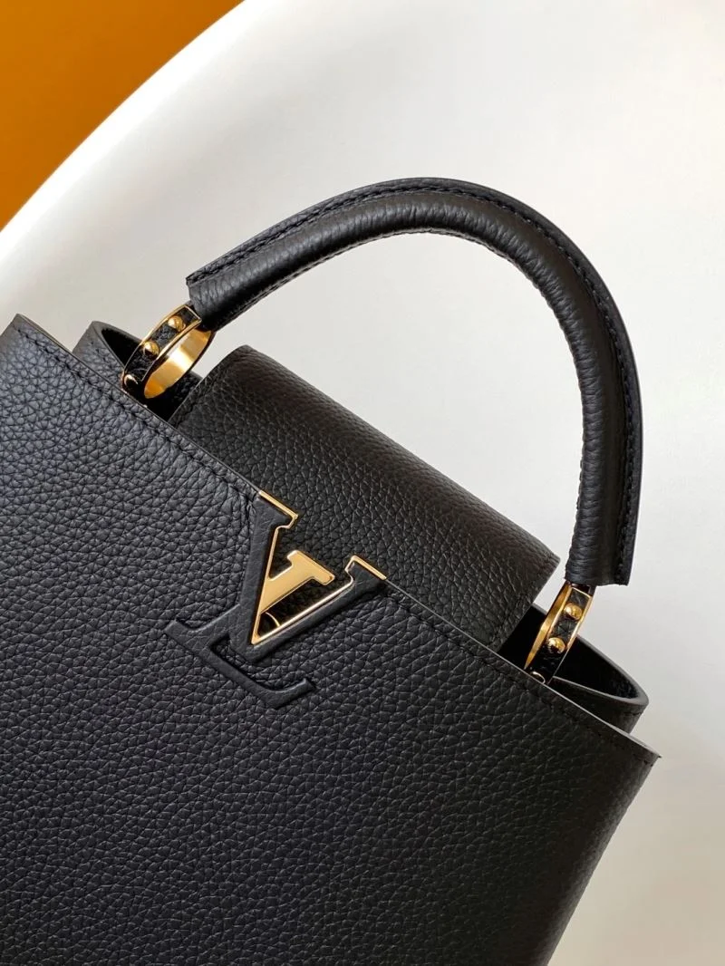 Effortless Louis Vuitton Capucines BB Bags 42997