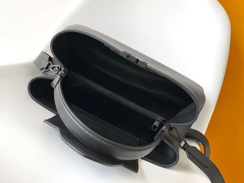 Louis Vuitton Capucines BB Bags StreetReady 42968