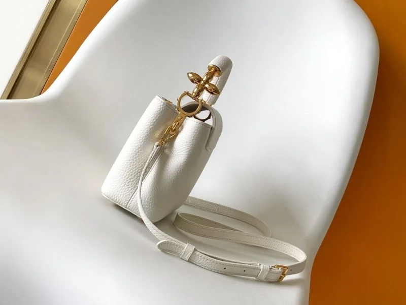 Youthful Louis Vuitton Capucines BB Bags 42998