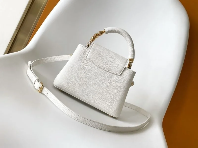 Youthful Louis Vuitton Capucines BB Bags 42998
