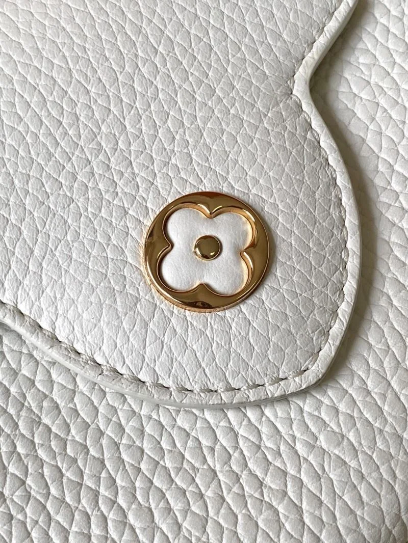 Youthful Louis Vuitton Capucines BB Bags 42998
