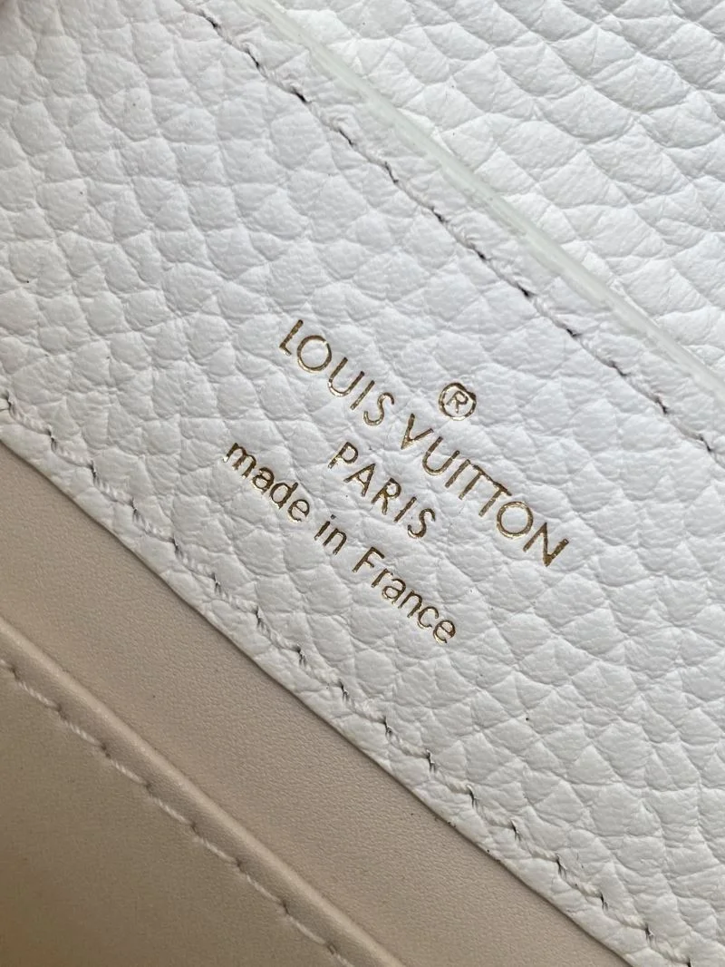 Youthful Louis Vuitton Capucines BB Bags 42998