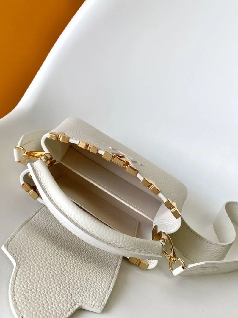 Comfortable Louis Vuitton Capucines BB Bags 42939