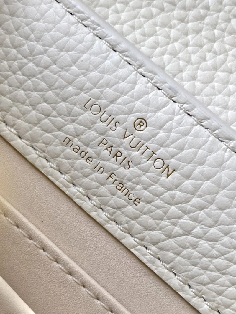 Comfortable Louis Vuitton Capucines BB Bags 42939