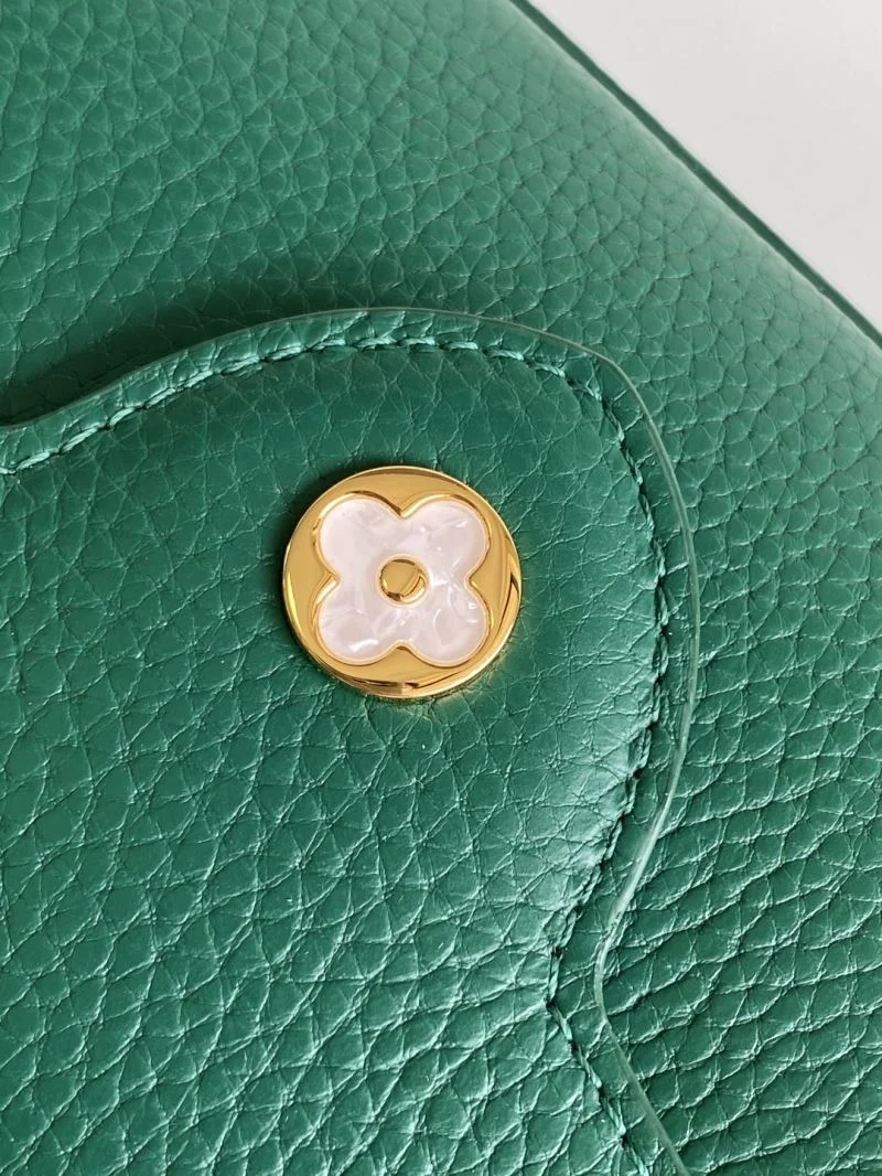 Lightweight Louis Vuitton Capucines BB Bags 42965