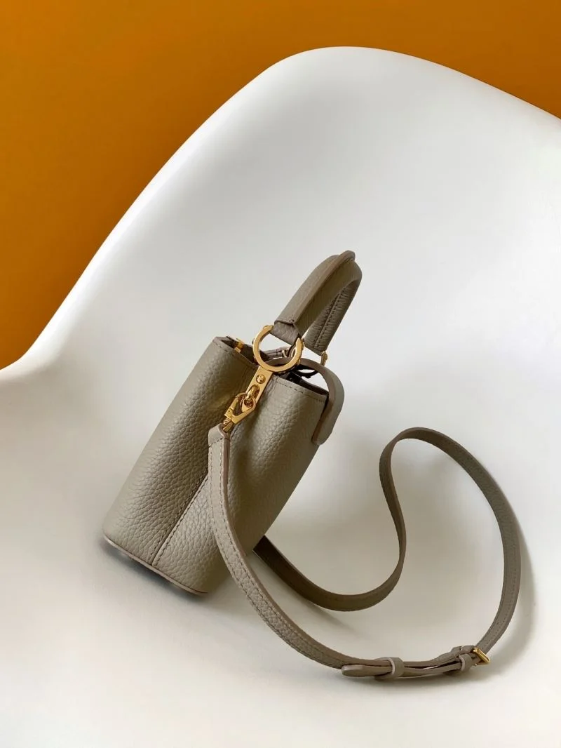 SmoothTexture Louis Vuitton Capucines BB Bags 42954
