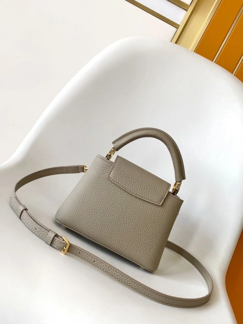 SmoothTexture Louis Vuitton Capucines BB Bags 42954