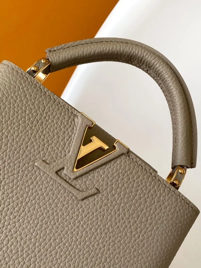 SmoothTexture Louis Vuitton Capucines BB Bags 42954