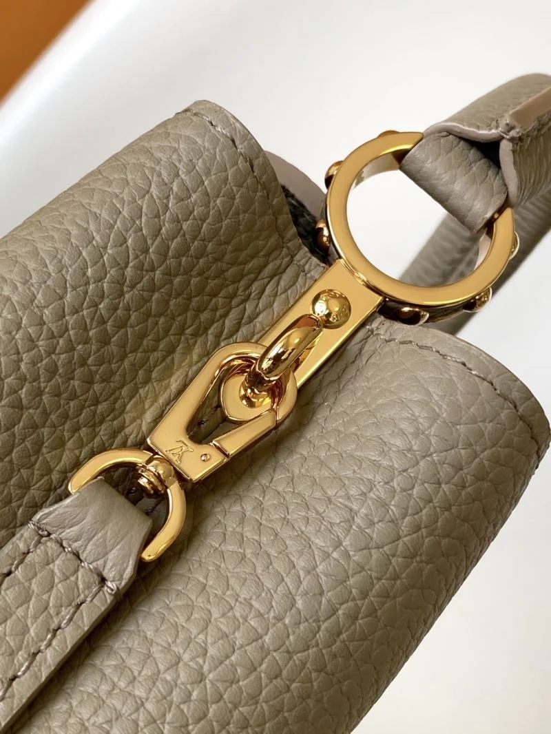 SmoothTexture Louis Vuitton Capucines BB Bags 42954
