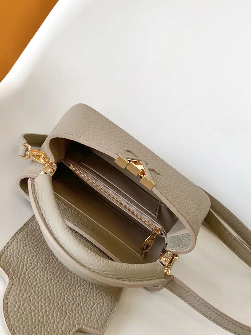 SmoothTexture Louis Vuitton Capucines BB Bags 42954