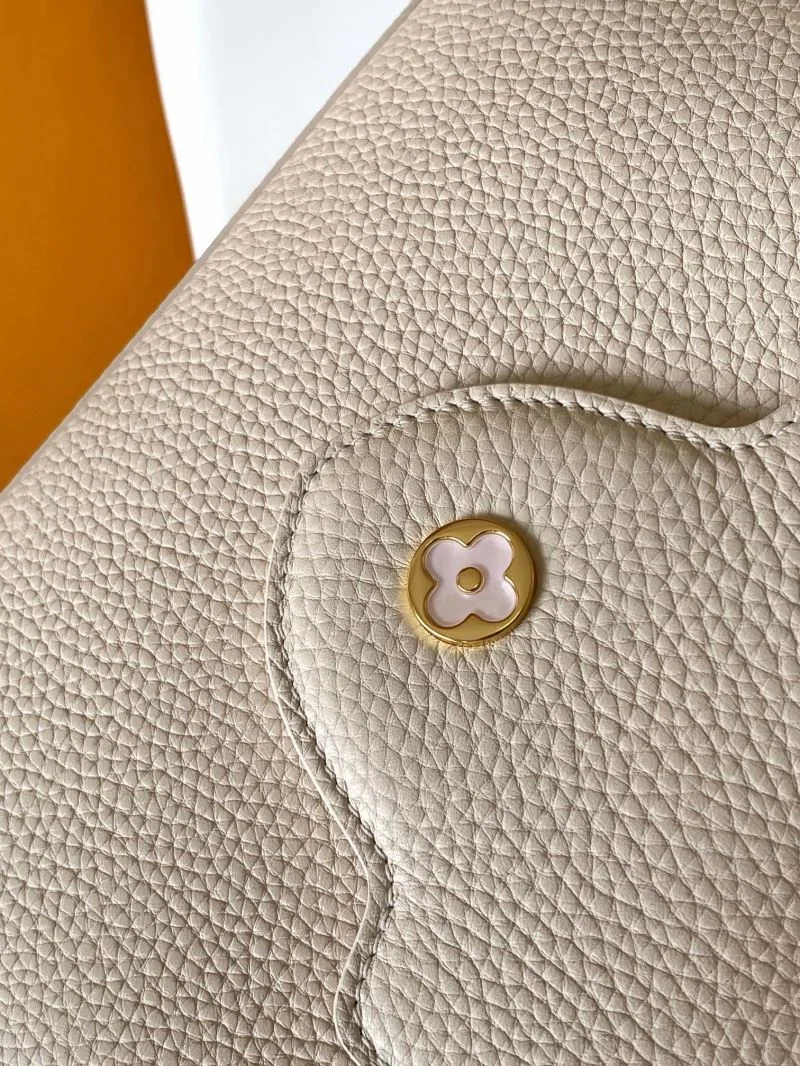 FreshLook Louis Vuitton Capucines BB Bags 42953