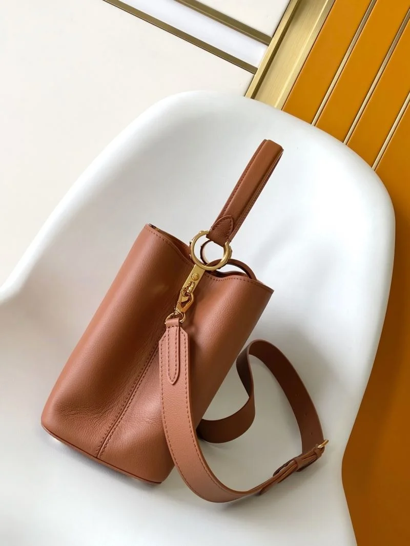 Supportive Louis Vuitton Capucines BB Bags 42944