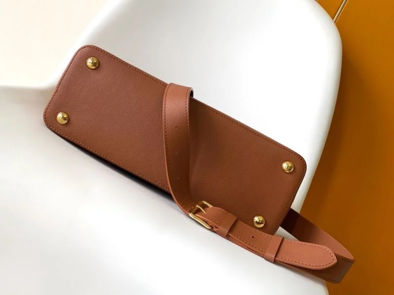 Supportive Louis Vuitton Capucines BB Bags 42944