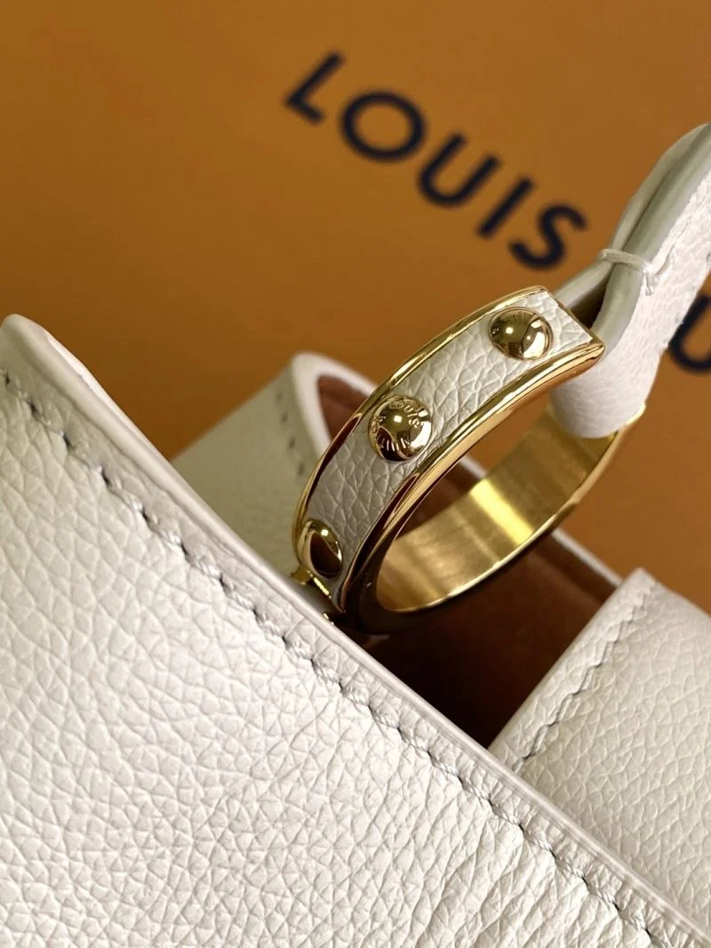 MoistureWicking Louis Vuitton Capucines BB Bags 42912